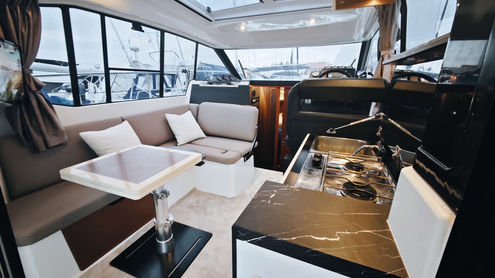 Jeanneau NC33 foredeck sunpad